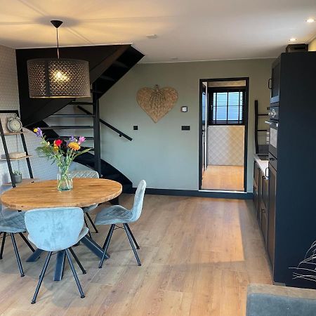 De Heerlykheid Wemeldinge, Vlak Bij Strand En Bos, Ruime Vakantiewoning Met Eigen Patio In De Karakteristieke Dorpsstraat Εξωτερικό φωτογραφία