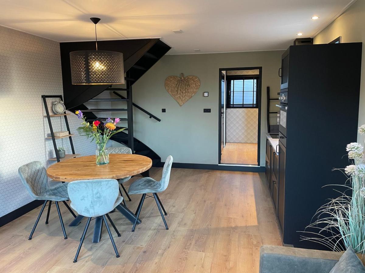 De Heerlykheid Wemeldinge, Vlak Bij Strand En Bos, Ruime Vakantiewoning Met Eigen Patio In De Karakteristieke Dorpsstraat Εξωτερικό φωτογραφία